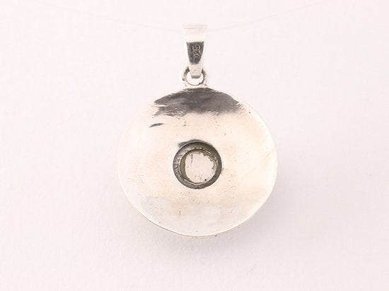 Ronde bewerkte zilveren hanger met zoetwater parel afbeelding 3