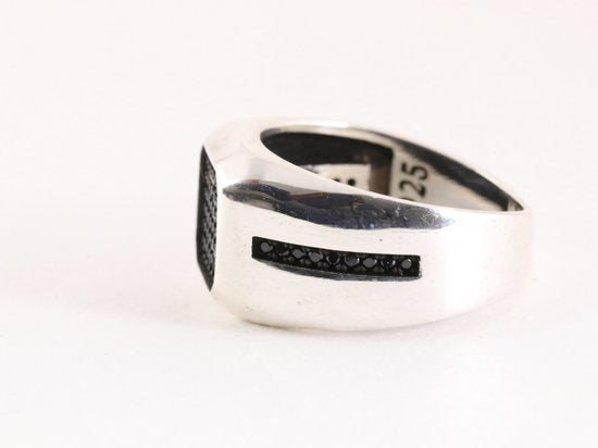 Zilveren herenring met zwarte spinel afbeelding 2
