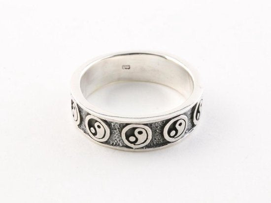 Zilveren ring met yin en yang tekens afbeelding 3