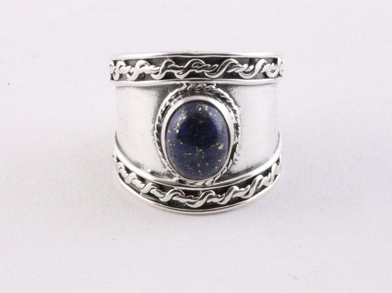 Bewerkte zilveren ring met lapis lazuli afbeelding 2