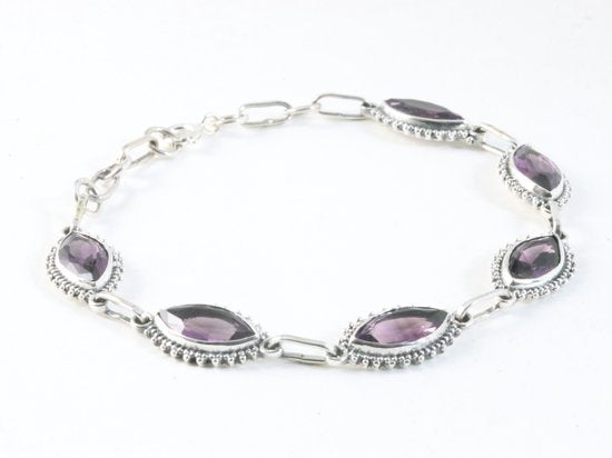 Bewerkte zilveren armband met amethist afbeelding 2