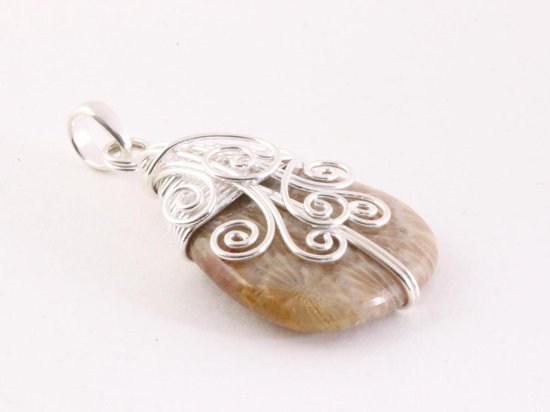 Zilveren hanger met fossiel koraal steen afbeelding 2
