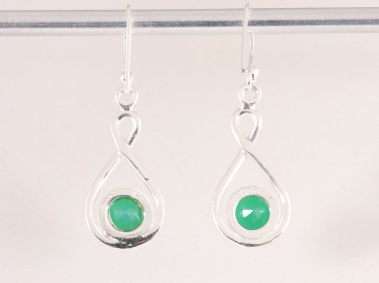 Opengewerkte zilveren oorbellen met groene onyx afbeelding 3