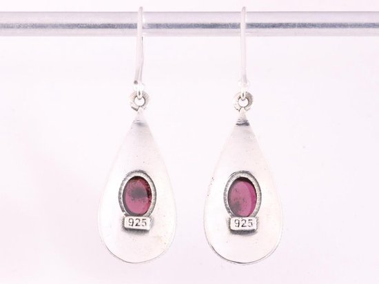 Bewerkte zilveren oorbellen met granaat afbeelding 3
