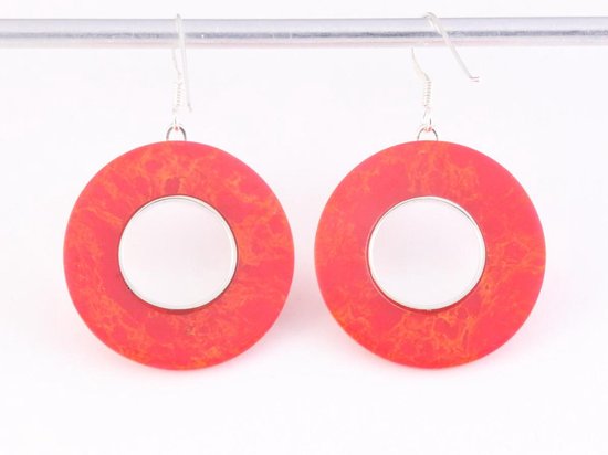 Grote ronde bewerkte zilveren oorbellen met rode koraal steen afbeelding 3