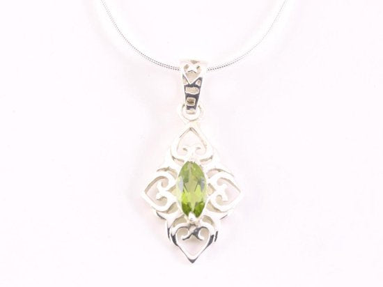 Fijne opengewerkte zilveren hanger met peridoot aan ketting afbeelding 4
