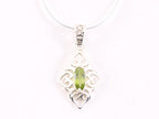 Fijne opengewerkte zilveren hanger met peridoot aan ketting afbeelding 4
