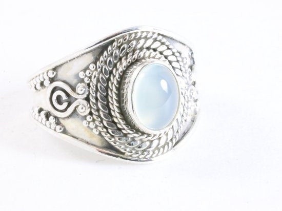 Bewerkte zilveren ring met aqua chalcedoon afbeelding 1