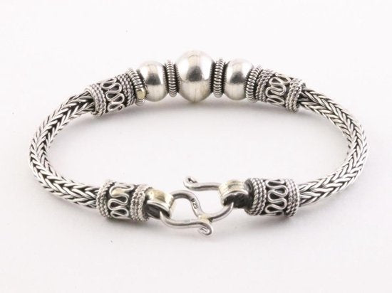 Zilveren snake armband met bewerkte kralen afbeelding 3