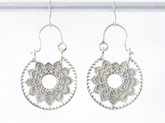 Traditionele bewerkte zilveren oorringen afbeelding 4