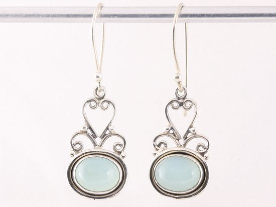 Lange opengewerkte zilveren oorbellen met aqua chalcedoon afbeelding 4
