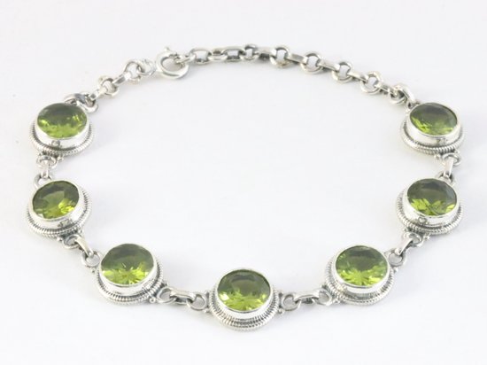 Bewerkte zilveren armband met peridoot afbeelding 1