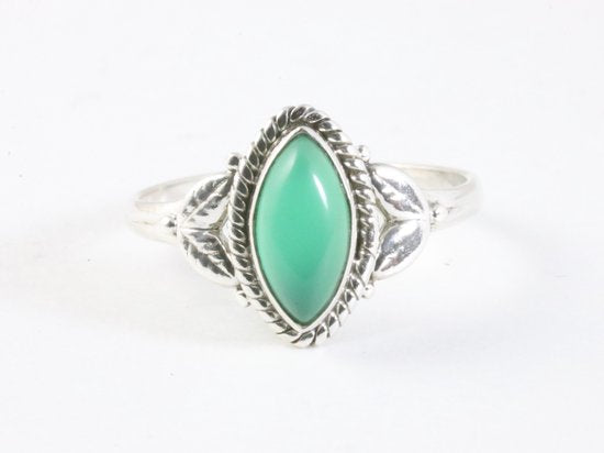 Fijne bewerkte zilveren ring met groene onyx afbeelding 4