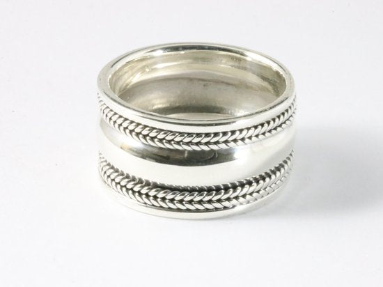 Brede hoogglans zilveren ring met kabelpatronen afbeelding 1