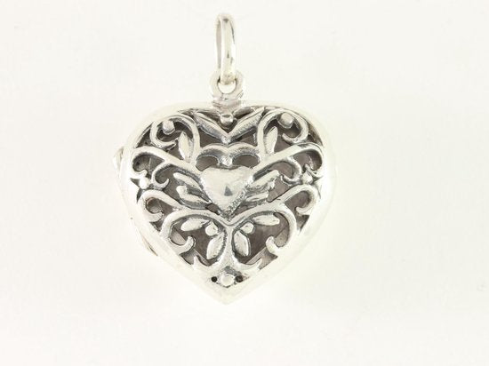 Opengewerkt hartvormig zilveren medaillon afbeelding 1