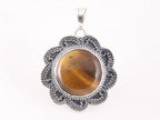 Bewerkte zilveren hanger met tijgeroog afbeelding 1