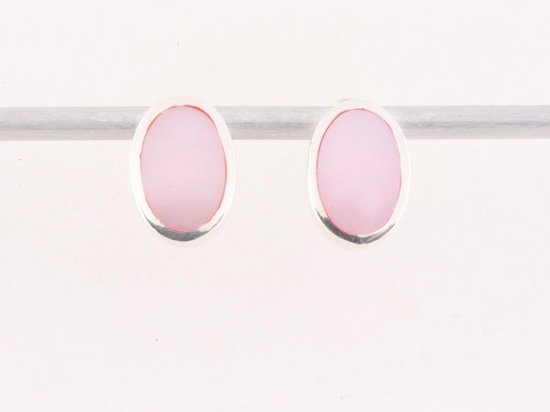 Ovale zilveren oorstekers met roze parelmoer afbeelding 1