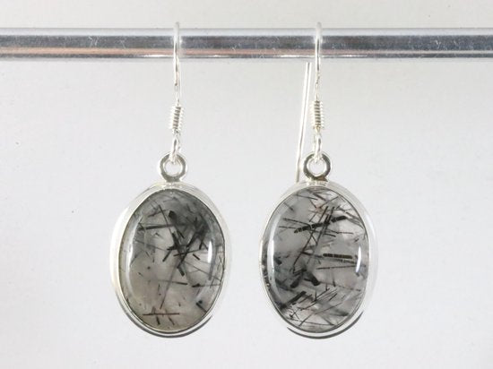 Ovale zilveren oorbellen met zwarte rutielkwarts afbeelding 4