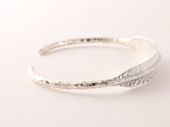 Fijne gehamerde zilveren klemarmband afbeelding 2