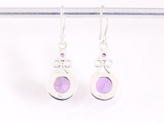 Opengewerkte zilveren oorbellen met amethist afbeelding 3