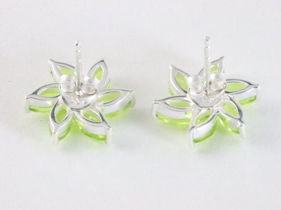 Bloemvormige zilveren oorstekers met peridoot afbeelding 2