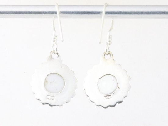 Fijne bewerkte ronde zilveren oorbellen met parel afbeelding 2