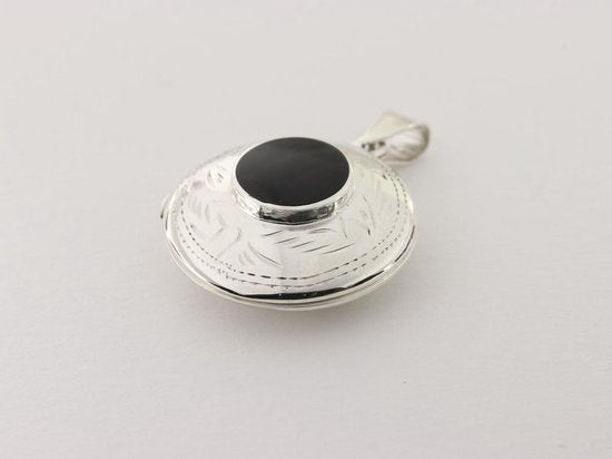 Rond bewerkt zilveren medaillon met onyx afbeelding 2