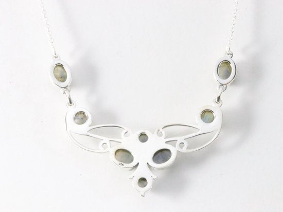 Bewerkte zilveren ketting met labradoriet afbeelding 2