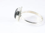 Bewerkte zilveren ring met onyx afbeelding 2