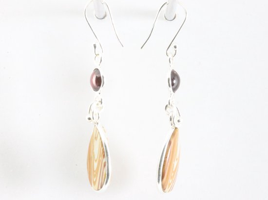 Lange zilveren oorbellen met slangen jaspis en granaat afbeelding 2
