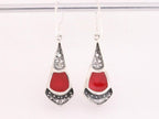 Opengewerkte zilveren oorbellen met rode koraal steen afbeelding 2