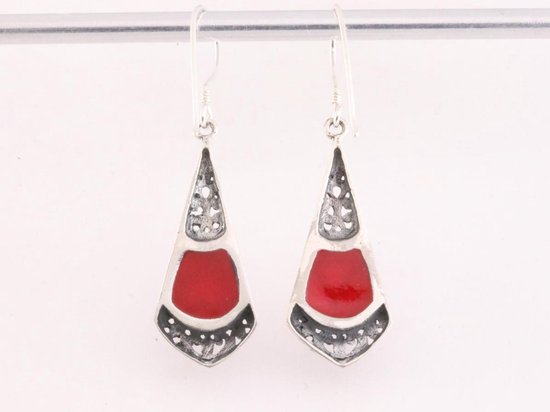 Opengewerkte zilveren oorbellen met rode koraal steen afbeelding 2