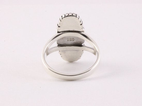 Bewerkte zilveren ring met roze parelmoer afbeelding 3