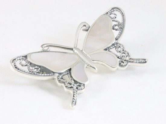 Zilveren vlinder broche met parelmoer afbeelding 2