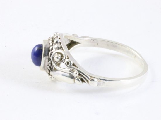 Fijne bewerkte zilveren ring met lapis lazuli afbeelding 2