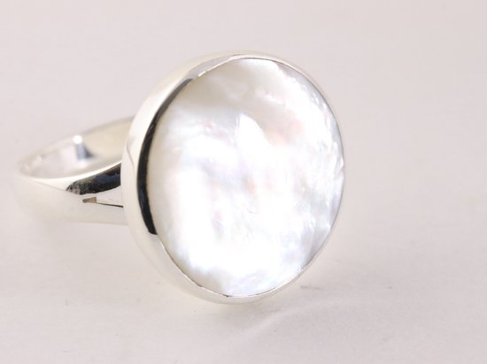 Ronde hoogglans zilveren ring met parelmoer afbeelding 1