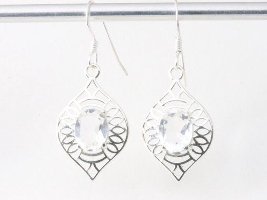 Opengewerkte zilveren oorbellen met bergkristal afbeelding 4