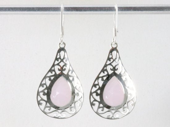 Opengewerkte zilveren oorbellen met rozenkwarts afbeelding 2