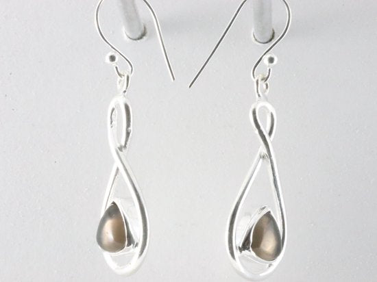 Opengewerkte zilveren oorbellen met rookkwarts afbeelding 2