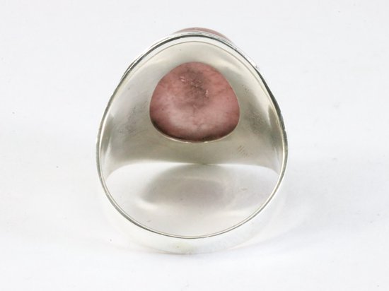 Bewerkte zilveren ring met aardbeienkwarts afbeelding 3