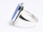 Zware bewerkte ovale zilveren ring met Australische opaal afbeelding 2