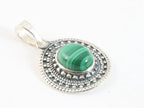 Bewerkte ovale zilveren hanger met malachiet afbeelding 2