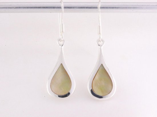 Druppelvormige zilveren oorbellen met goudkleurige schelp afbeelding 3