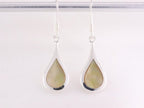 Druppelvormige zilveren oorbellen met goudkleurige schelp afbeelding 3