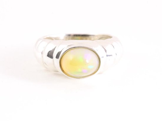 Hoogglans zilveren ring met Ethiopische opaal afbeelding 4