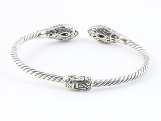 Traditionele bewerkte zilveren klemarmband met peridoot afbeelding 3