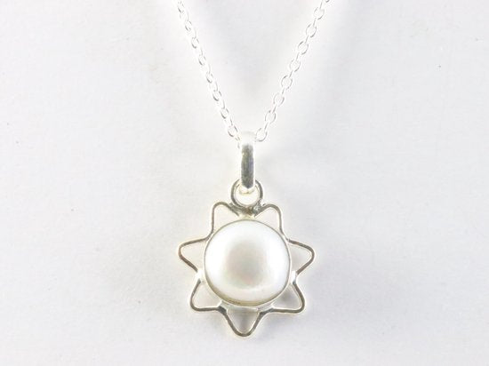 Fijne opengewerkte zilveren hanger met zoetwater parel aan ketting afbeelding 4