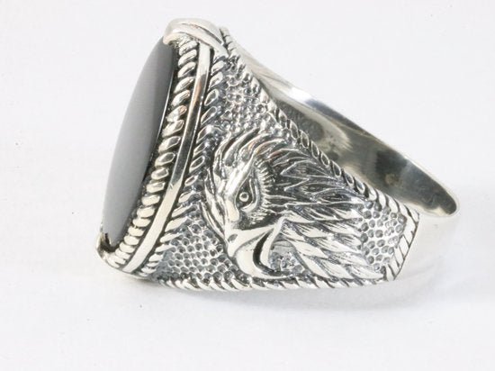 Zware bewerkte zilveren ring met onyx afbeelding 2