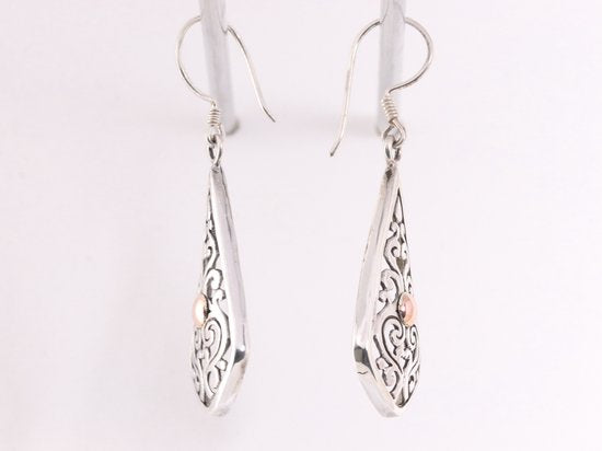 Traditionele opengewerkte zilveren oorbellen met 18k gouden decoratie afbeelding 2