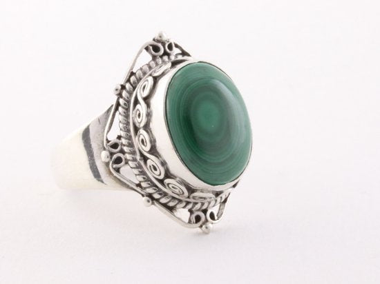 Bewerkte zilveren ring met malachiet afbeelding 1